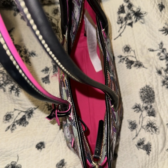 DOONEY & BOURKE Disney COLLECTION The Rescuers Tote - Picture 14 of 14